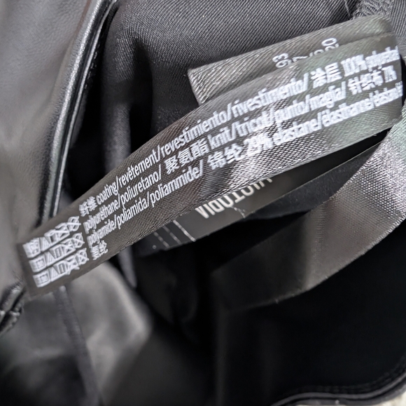 💘 NWT Victoria's Secret Victoria Sport Faux Leather Leggings Medium - Picture 7 of 7